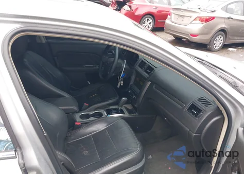 2010 Ford Fusion Sport z USA, uszkodzony, nr VIN 3FAHP0KC8AR205398